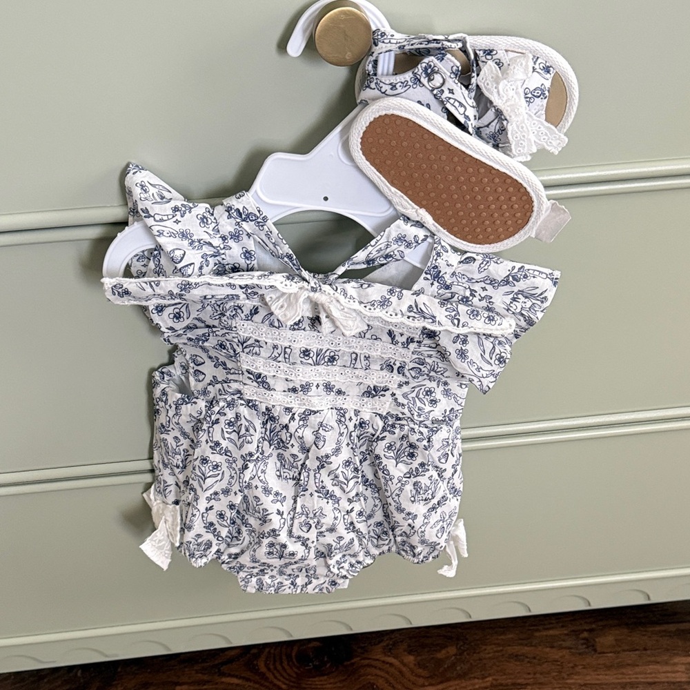 Happily Grey kids matching set romper shoes and headband 0-3 never worn
